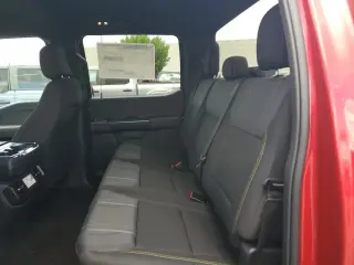 Ford F-150 2025 4x4 STX 4 puertas SuperCrew 5.5 pies SB