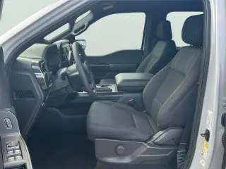 Ford F-150 2025 4x2 STX 4p SuperCrew 5.5 ft. SB