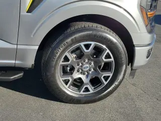 Ford F-150 2024 4x2 STX 4dr SuperCrew 5.5 ft. SB