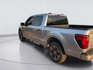 Ford F-150 2024 4x2 STX 4dr SuperCrew con cabina de 5.5 pies de largo SB