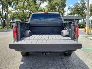 Ford F-150 2025 4x4 XL 4dr SuperCrew 5.5 ft. SB