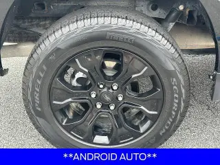 Ford F-150 2023 4x4 XLT SuperCrew de 4 puertas, largo de caja de 5.5 pies