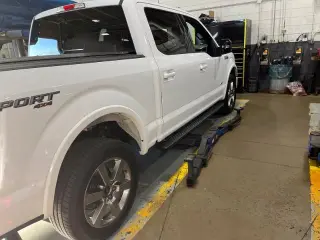 Ford F-150 2017 4x4 XLT 4dr SuperCrew 5.5 ft. SB en Español