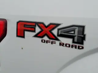 Ford F-150 2018 4x4 XLT 4dr SuperCrew 5.5 ft. SB