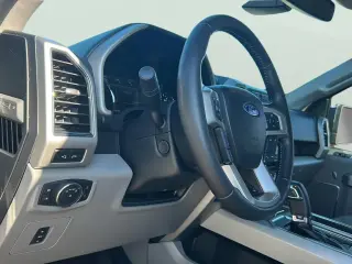 Ford F-150 2017 4x4 Lariat 4dr SuperCrew 5.5 ft. SB