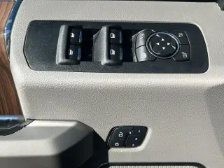 Ford F-150 2017 4x4 Lariat 4dr SuperCrew 5.5 ft. SB