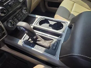 Ford F-150 2020 4x4 Lariat 4 puertas SuperCrew 5.5 pies de riel trasero