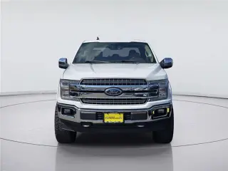 Ford F-150 2020 4x4 Lariat 4 puertas SuperCrew 5.5 pies de riel trasero