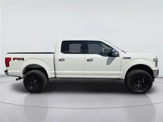 Ford F-150 2020 4x4 Lariat 4 puertas SuperCrew 5.5 pies de riel trasero