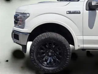 Ford F-150 2020 4x4 Lariat 4 puertas SuperCrew 5.5 pies de riel trasero