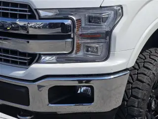 Ford F-150 2020 4x4 Lariat 4 puertas SuperCrew 5.5 pies de riel trasero