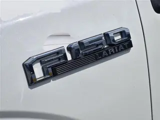 Ford F-150 2020 4x4 Lariat 4 puertas SuperCrew 5.5 pies de riel trasero
