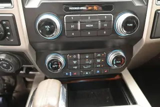 Ford F-150 2019 4x4 King Ranch 4dr SuperCrew 5.5 ft. SB