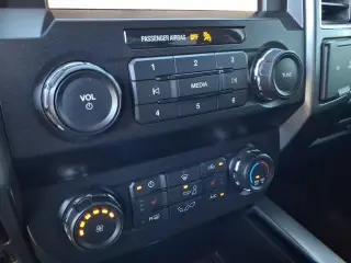 Ford F-150 2019 4x4 XLT 4p SuperCrew 5.5 ft. CB