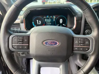 Ford F-150 2023 4x2 Lariat 4 puertas SuperCrew caja de 5,5 pies