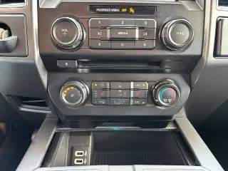 Ford F-150 2018 4x2 XLT 4p SuperCrew 5.5 ft. CB