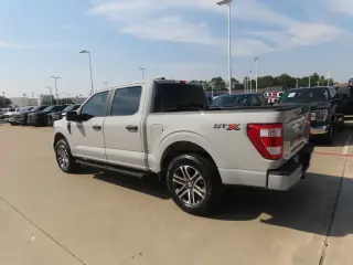 Ford F-150 2023 4x2 XL 4dr SuperCrew 5.5 ft. SB