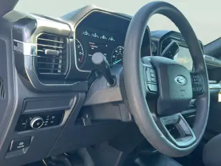 Ford F-150 2023 4x2 XL 4dr SuperCrew 5.5 pi SB