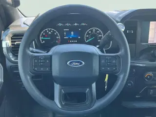 Ford F-150 2023 4x2 XL 4dr SuperCrew 5.5 pi SB
