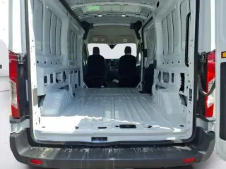 Ford Transit 2025 AWD 250 3dr LWB Techo Medio Furgón de Carga