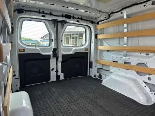 Ford Transit 2025 250 3 puertas LWB techo bajo furgón de carga