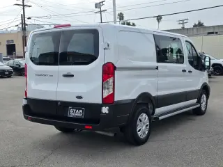 Ford Transit 2025 250 3 puertas LWB techo bajo furgón de carga