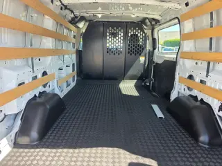 Ford Transit 2025 250 3dr SWB Tech Cargo Van
