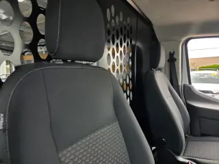 Ford Transit 2025 250 3dr SWB Techo Bajo Furgón de Carga