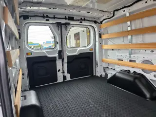 Ford Transit 2025 250 3dr SWB Techo Bajo Furgón de Carga