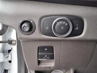 Ford Transit 2025 250 3dr LWB Camioneta de carga de techo medio