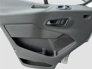 Ford Transit 2025 250 3dr LWB Camioneta de carga de techo medio