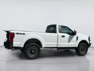 Ford F-250 Super Duty 2019 4x4 XL 2dr Cabina Regular 8 ft. LB Camión de carga