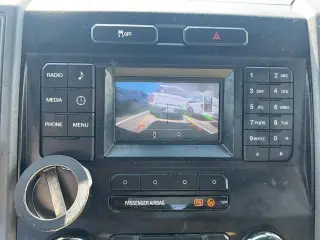 Ford F-250 Super Duty 2019 4x4 XL 2dr Cabina Regular 8 ft. LB Camión de carga