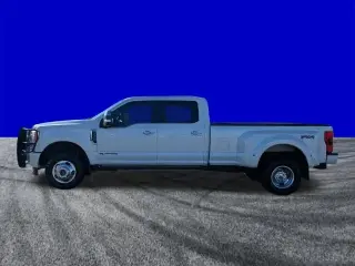 Ford F-350 Super Duty 2017 4x4 Platinum 4dr Crew Cab 8 ft. LB DRW Pickup