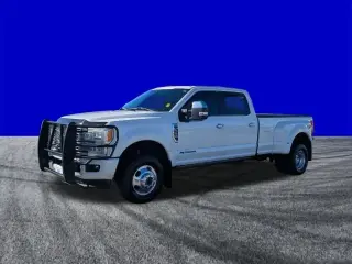 Ford F-350 Super Duty 2017 4x4 Platinum 4dr Crew Cab 8 ft. LB DRW Pickup
