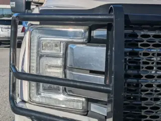 Ford F-350 Super Duty 2017 4x4 Platinum 4dr Crew Cab 8 ft. LB DRW Pickup