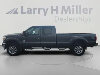 Ford F-350 Super Duty 2015 4x4 King Ranch camioneta de 4 puertas, cabina Crew, largo de tolva de 6.8 pies, eje simple