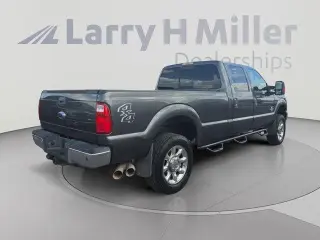 Ford F-350 Super Duty 2015 4x4 King Ranch camioneta de 4 puertas, cabina Crew, largo de tolva de 6.8 pies, eje simple