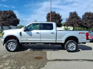 Ford F-350 Super Duty 2017 4x4 Platinum 4dr Crew Cab 6.8 ft. SB SRW Pickup