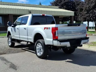 Ford F-350 Super Duty 2017 4x4 Platinum 4dr Crew Cab 6.8 ft. SB SRW Pickup