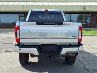 Ford F-350 Super Duty 2017 4x4 Platinum 4dr Crew Cab 6.8 ft. SB SRW Pickup