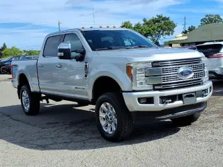 Ford F-350 Super Duty 2017 4x4 Platinum 4dr Crew Cab 6.8 ft. SB SRW Pickup