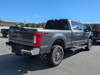 Ford F-350 Super Duty 2017 4x4 Lariat 4dr Crew Cab 8 ft. LB SRW Pickup