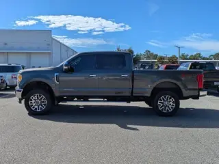 Ford F-350 Super Duty 2017 4x4 Lariat 4dr Crew Cab 8 ft. LB SRW Pickup