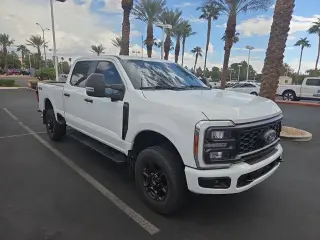 Ford F-250 Super Duty 2023 4x4 XL 4dr Crew Cab 6.8 ft. CB Camioneta