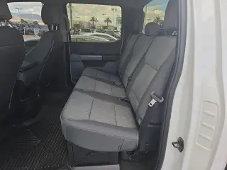Ford F-250 Super Duty 2023 4x4 XL 4dr Crew Cab 6.8 ft. CB Camioneta