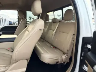 Ford F-250 Super Duty 2019 4x4 Lariat 4dr SuperCab 6.8 ft. SB Pickup