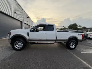 Ford F-250 Super Duty 2019 4x4 Lariat 4dr SuperCab 6.8 ft. SB Pickup