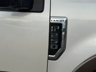 Ford F-250 Super Duty 2019 4x4 Lariat 4dr SuperCab 6.8 ft. SB Pickup