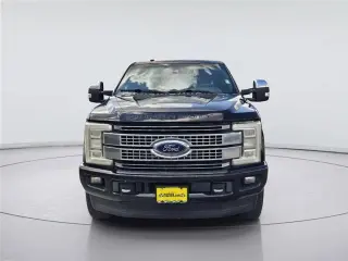 Ford F-250 Super Duty 2017 4x4 Platinum 4p Cabina de Tripulación 6.8 pies CB Camioneta